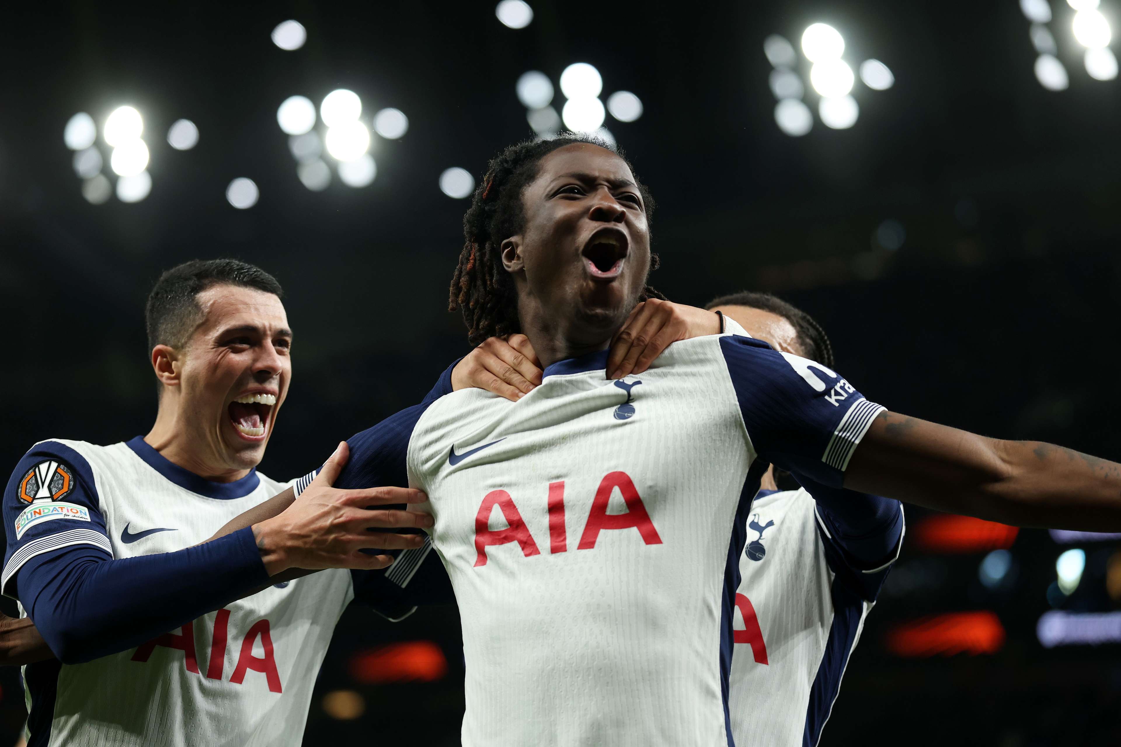 年轻球员提 年轻球员提